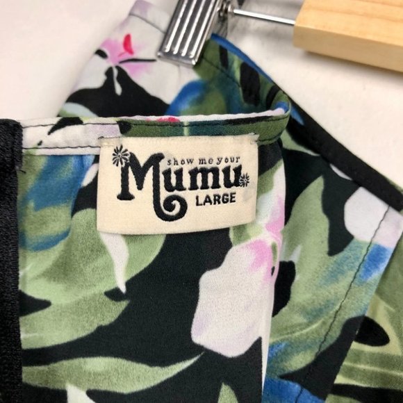 Show Me Your Mumu Sawyer Tropical Floral Shorts Large - Picture 4 of 5